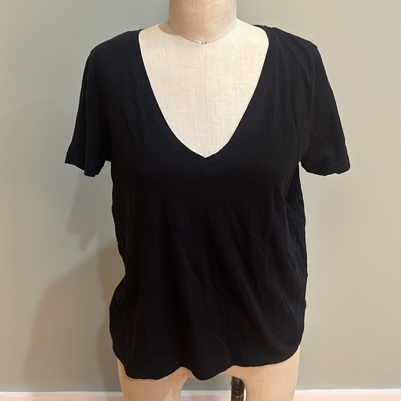 Zara women’s cropped V-neck T-shirt size small - Picture 1 of 7